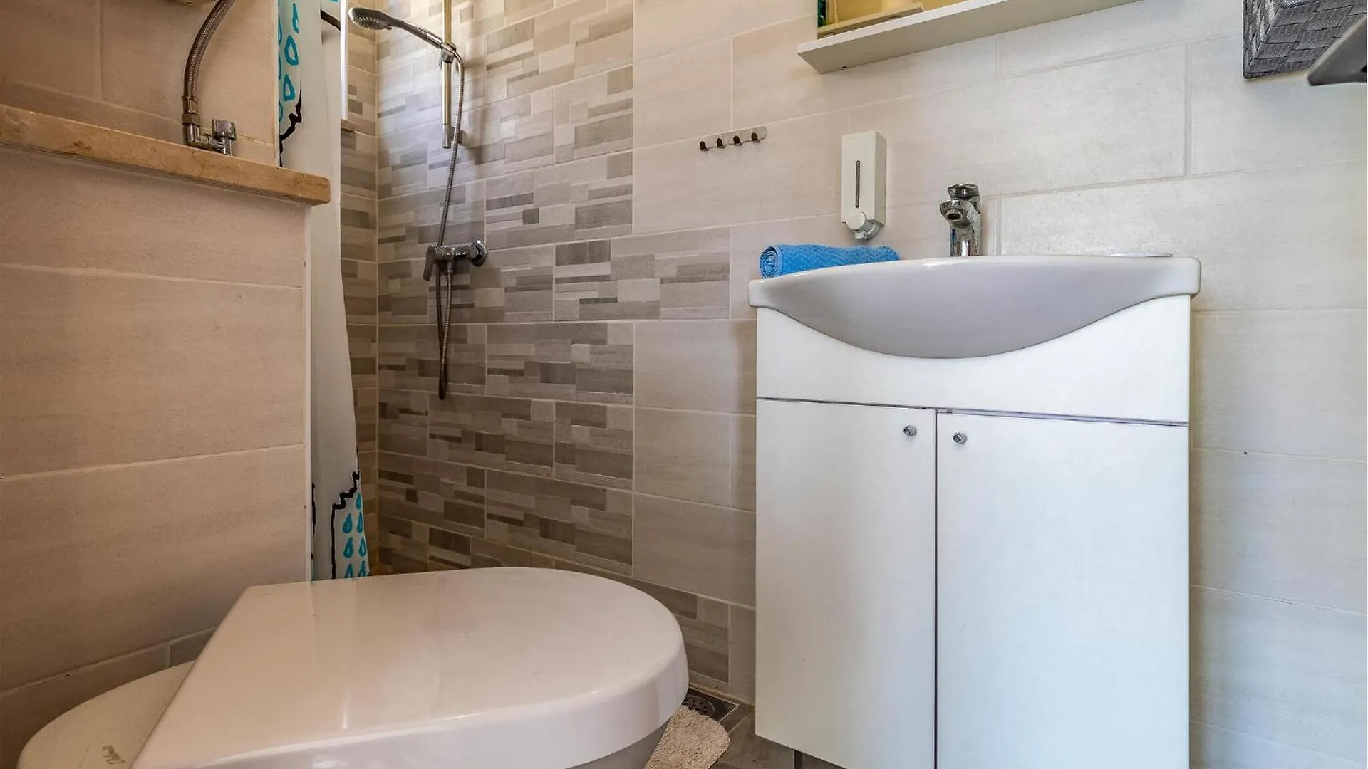 Gorgeous Apartment In Medulin With Wifi 0*,  Croatia